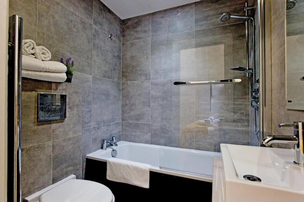 Spacious 3 Bd Flat In For Families No 2 London