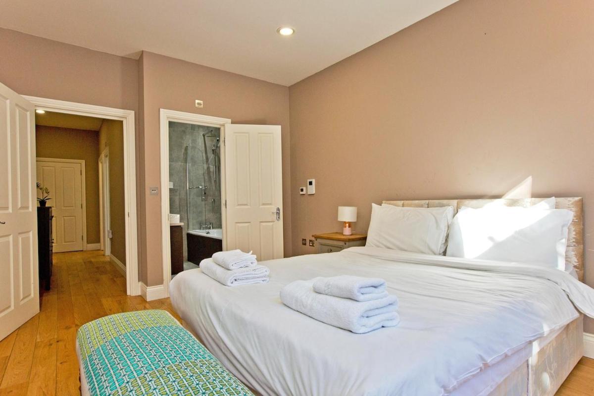 Spacious 3 Bd Flat In For Families No 2 Apartment London
