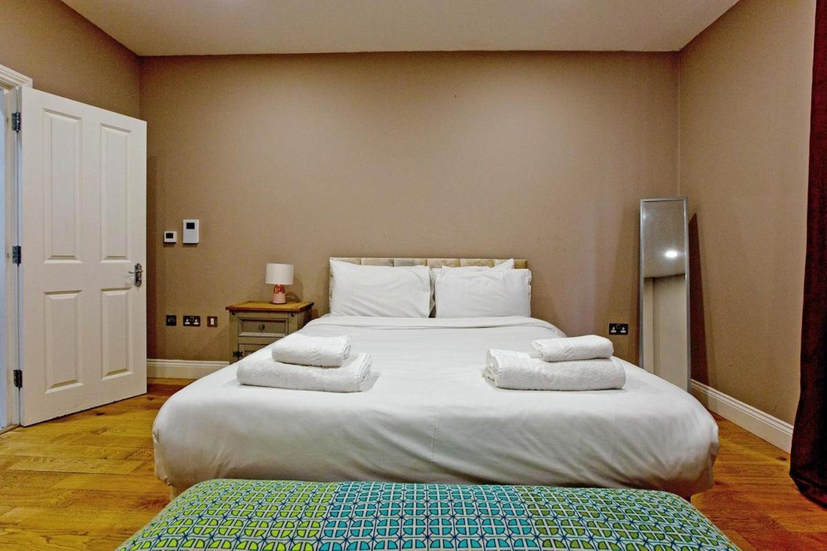 Spacious 3 Bd Flat In For Families No 2 Apartment *