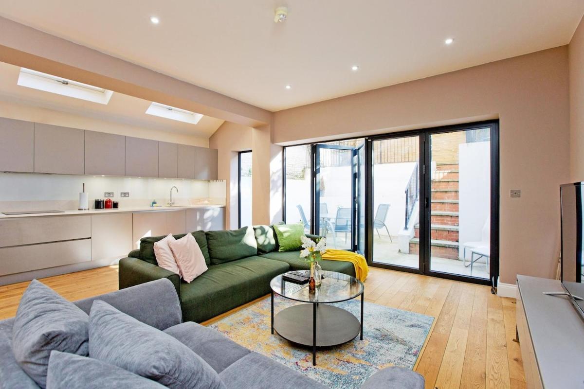 Spacious 3 Bd Flat In For Families No 2 Apartment London